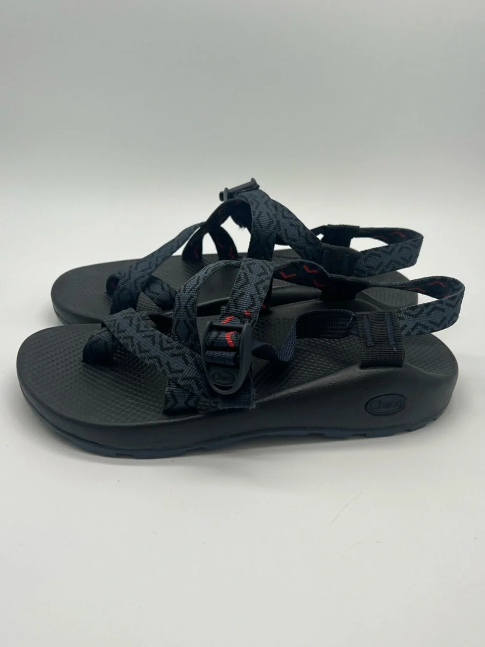 Chacos Z2 Men's Adjustable Strap Sandals Navy Black‎ Men's 9 EUC Hiking Strapy